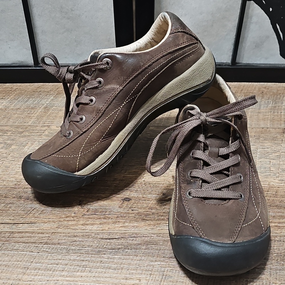 Keen Casual Lace Up Hiking Exploring Nature Walk Shoes 6.5